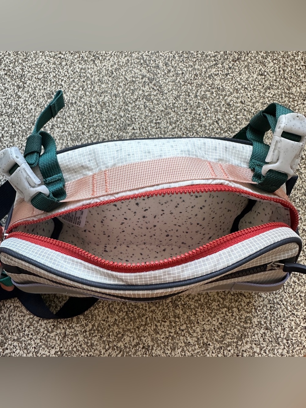 Rapha x Outdoor Voices cycling bar bag - Picture 8 of 11